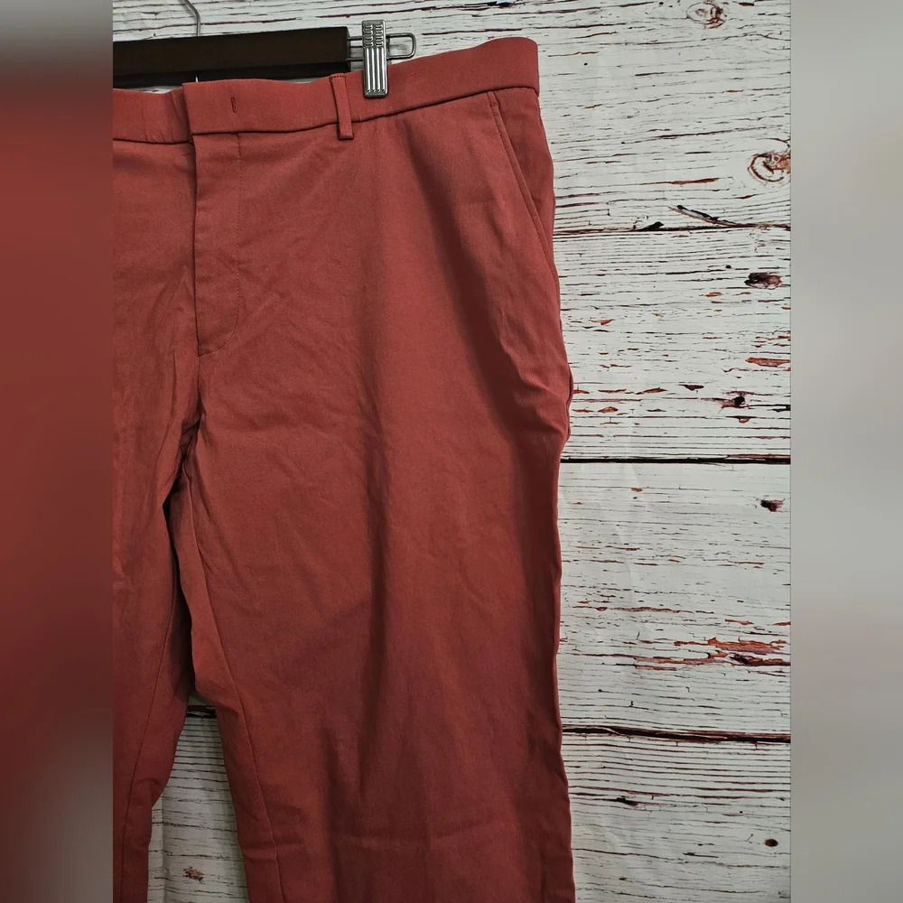 NWT Tommy Hilfinger Red Men's Modern-Fit Tb Flex Stretch Pants Size 40W X 30L